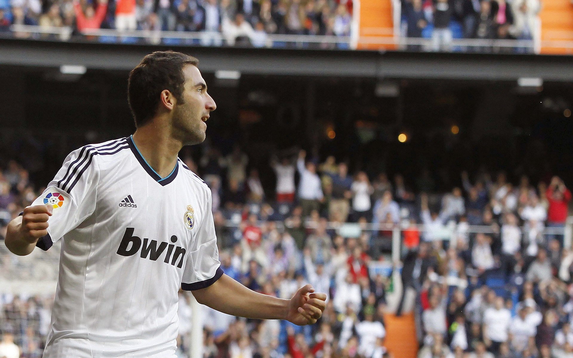 埃韦顿·里贝罗传射建功，掌控节奏，里贝罗图片