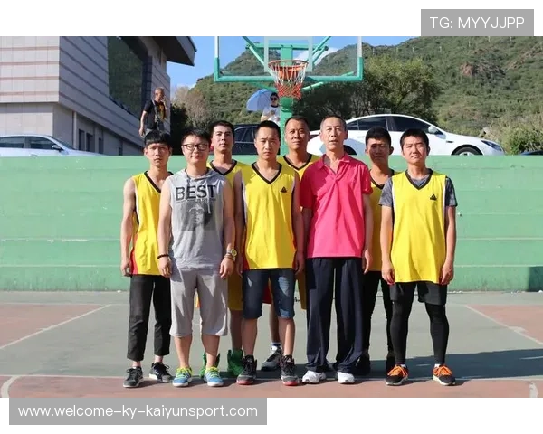 _篮球明星挑战慈善马拉松，公益传递正能量_，篮球运动员chamberlain